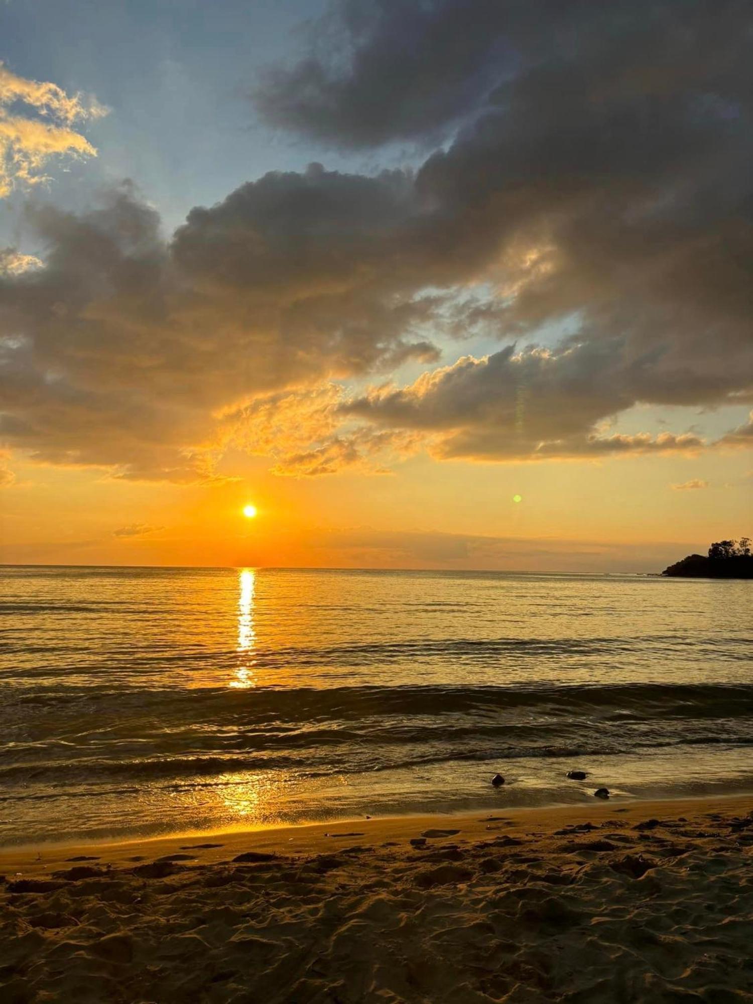 Sunset Bliss Pereybere Apartment